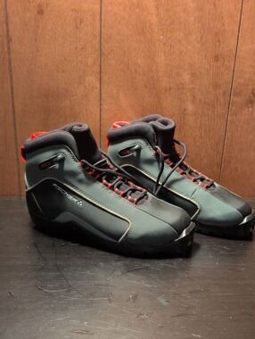 Fischer Men's Cross-Country Ski Boots - Black with Red Accents